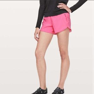 Lululemon Tracker V* 4”